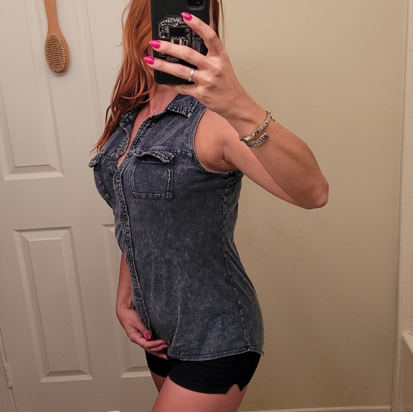 Rock & Republic Top - Picture 3 of 5